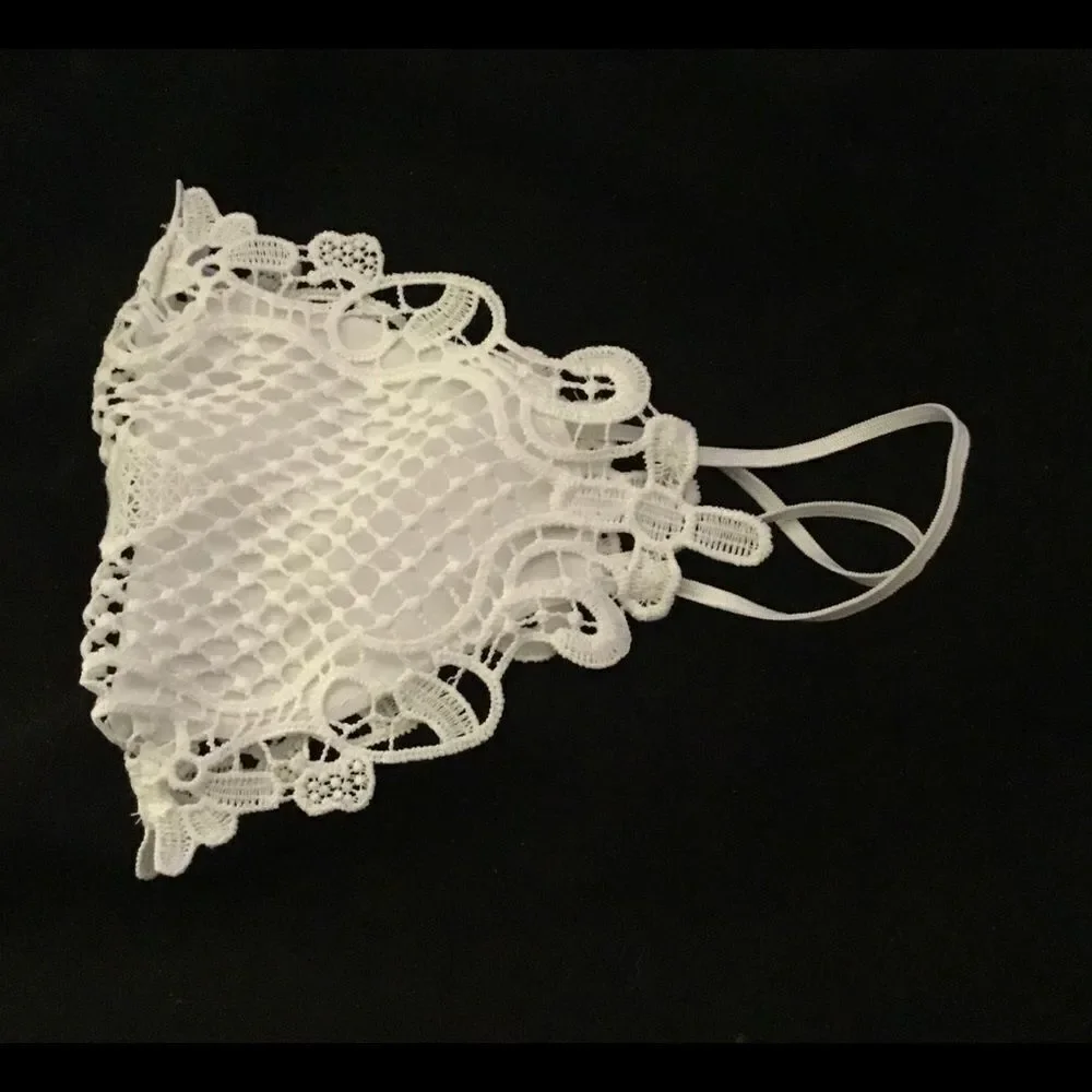 2/$22 WHITE LACE MASK‎